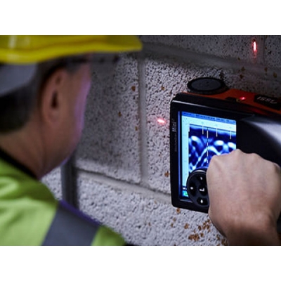 Scoprire un mosaico dietro la parete 